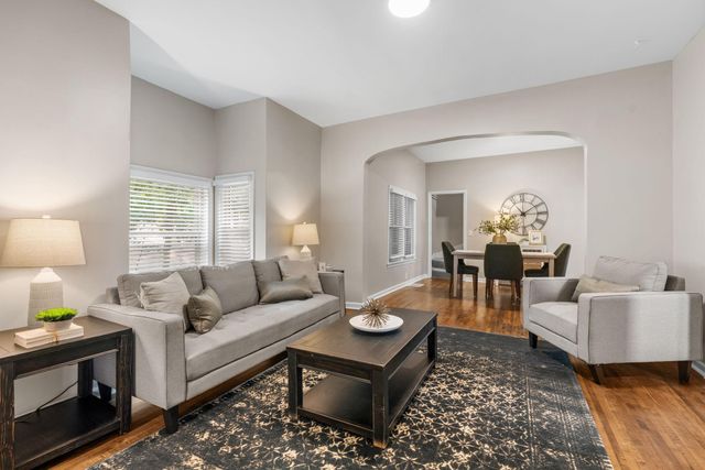 55 Front Avenue, Saint Paul, MN 55117