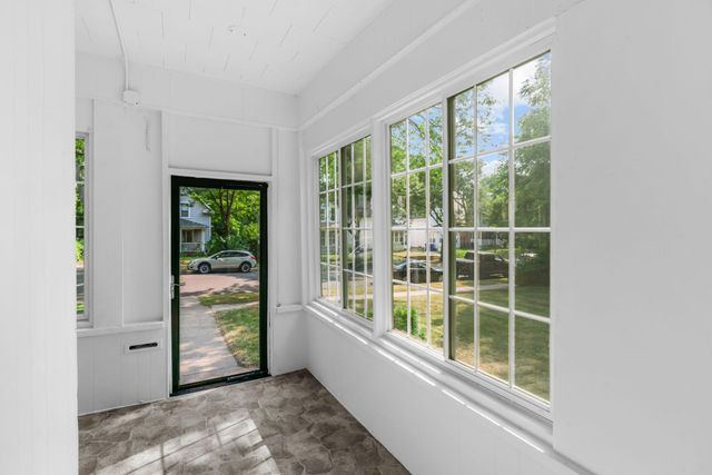 55 Front Avenue, Saint Paul, MN 55117
