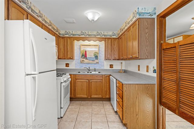 5871 Manor Drive, Fort Gratiot Charter Township, MI 48059