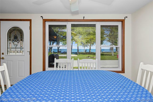 5871 Manor Drive, Fort Gratiot Charter Township, MI 48059