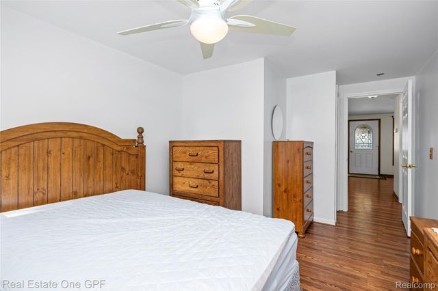 5871 Manor Drive, Fort Gratiot Charter Township, MI 48059
