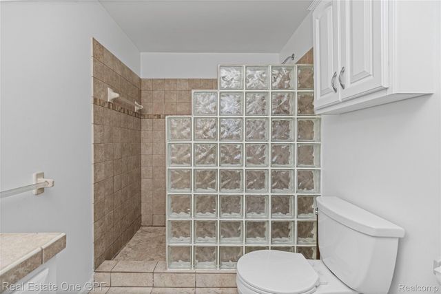 5871 Manor Drive, Fort Gratiot Charter Township, MI 48059