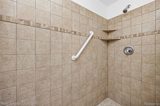 5871 Manor Drive, Fort Gratiot Charter Township, MI 48059