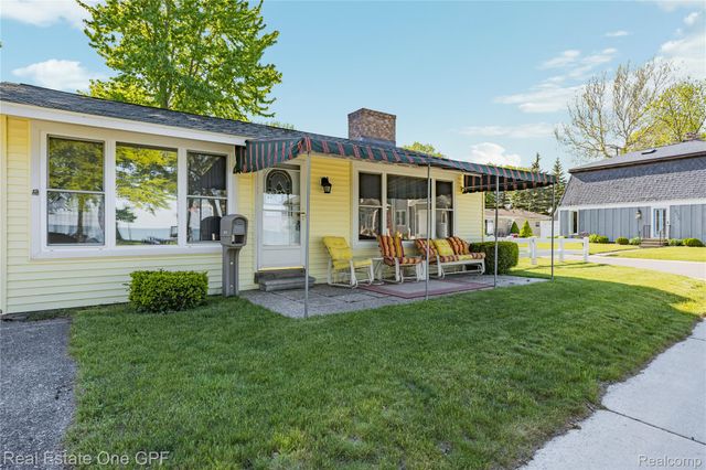 5871 Manor Drive, Fort Gratiot Charter Township, MI 48059
