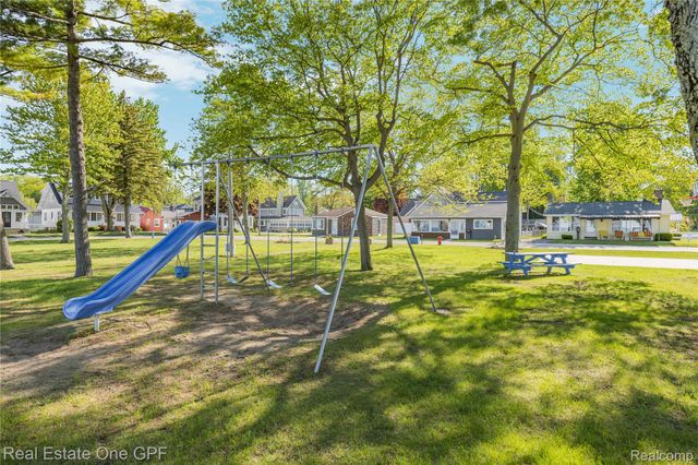 5871 Manor Drive, Fort Gratiot Charter Township, MI 48059