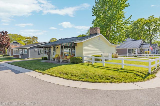 5871 Manor Drive, Fort Gratiot Charter Township, MI 48059