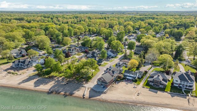 5871 Manor Drive, Fort Gratiot Charter Township, MI 48059