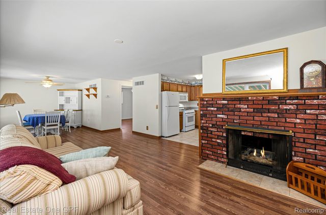 5871 Manor Drive, Fort Gratiot Charter Township, MI 48059