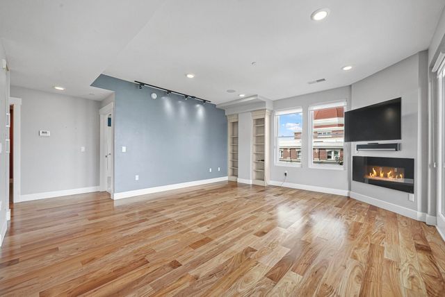 215 Washington Street, Traverse City, MI 49684