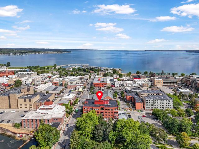 215 Washington Street, Traverse City, MI 49684