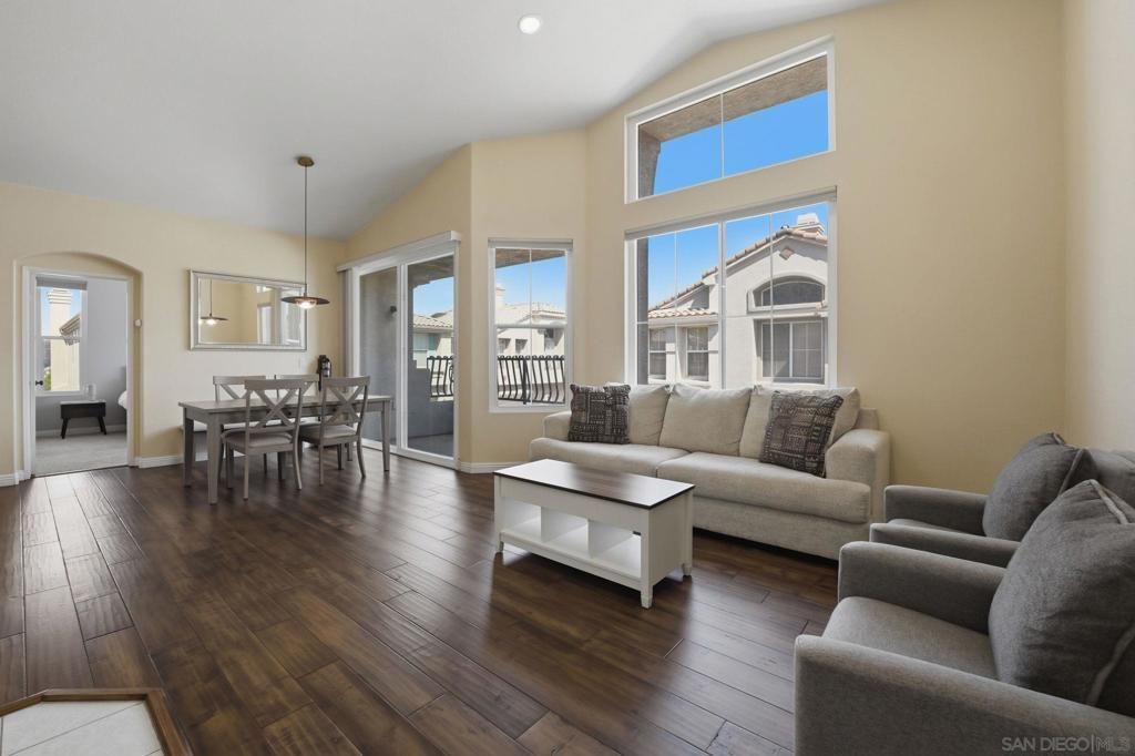 Image 11 of property listing at 18612 Caminito Pasadero, San Diego, CA 92128