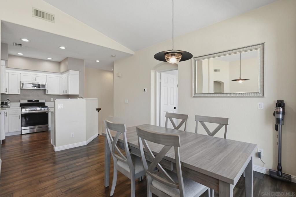 Image 13 of property listing at 18612 Caminito Pasadero, San Diego, CA 92128