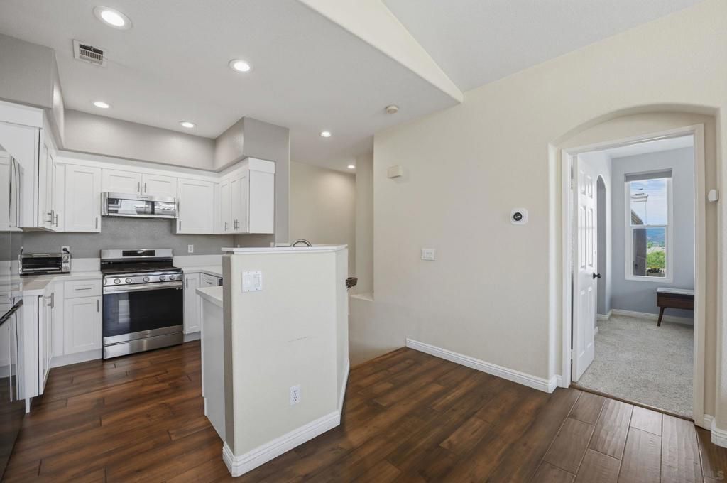 Image 14 of property listing at 18612 Caminito Pasadero, San Diego, CA 92128