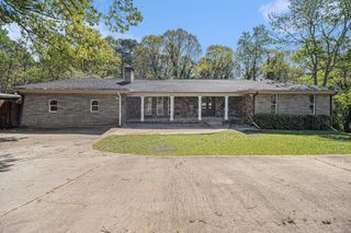 2806 Chaucer SW Drive, Atlanta, GA 30311