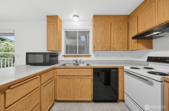 7603 46th Avenue E, Tacoma, WA 98443