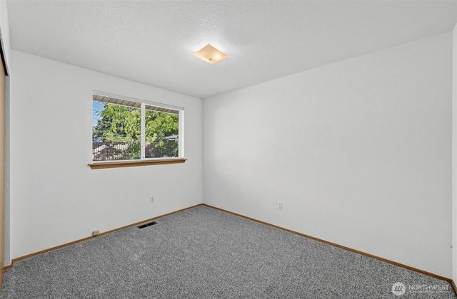 7603 46th Avenue E, Tacoma, WA 98443