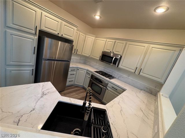 1510 Plaza Centre Drive 105, Las Vegas, NV 89135