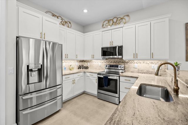 10099 SW Duccio Lane, Port Saint Lucie, FL 34986