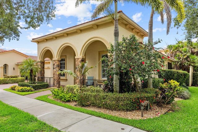 10099 SW Duccio Lane, Port Saint Lucie, FL 34986