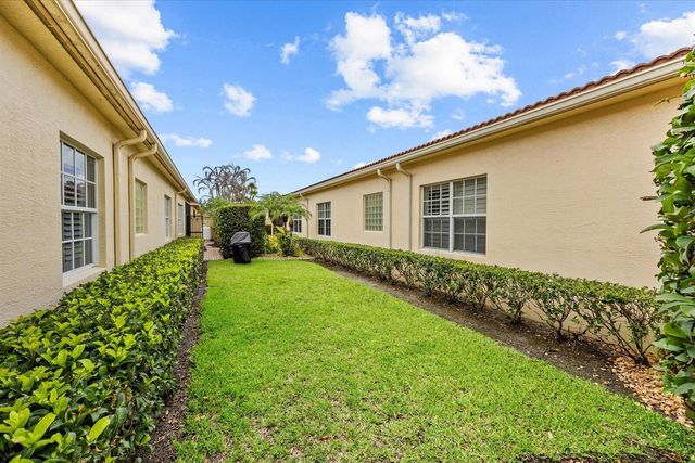 10099 SW Duccio Lane, Port Saint Lucie, FL 34986