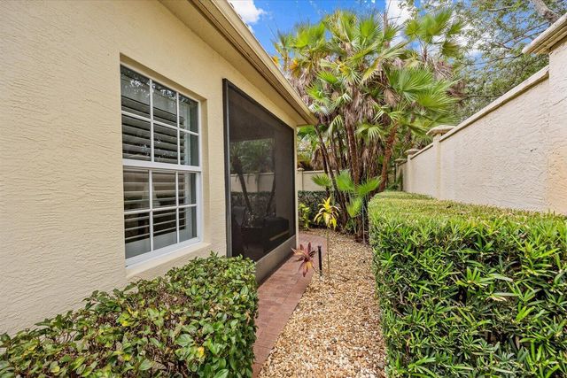 10099 SW Duccio Lane, Port Saint Lucie, FL 34986