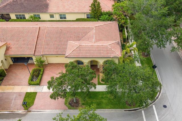 10099 SW Duccio Lane, Port Saint Lucie, FL 34986