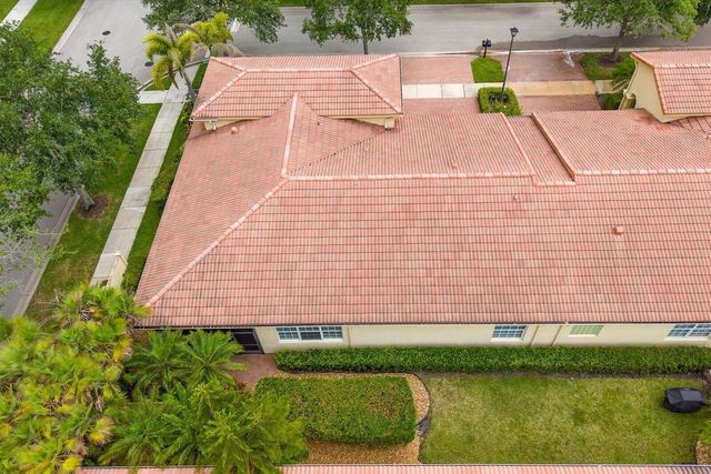 10099 SW Duccio Lane, Port Saint Lucie, FL 34986