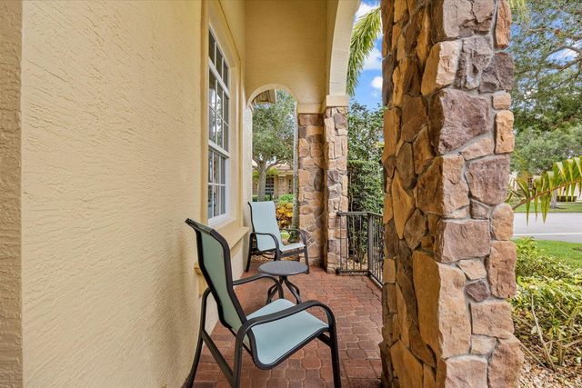 10099 SW Duccio Lane, Port Saint Lucie, FL 34986