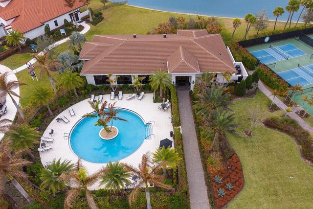 10099 SW Duccio Lane, Port Saint Lucie, FL 34986