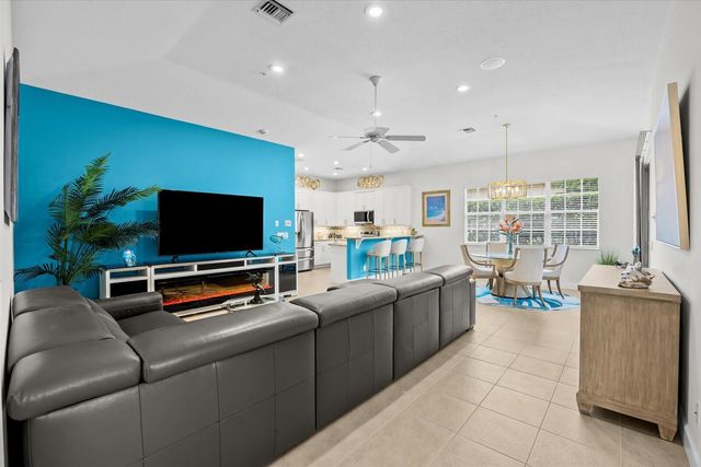 10099 SW Duccio Lane, Port Saint Lucie, FL 34986