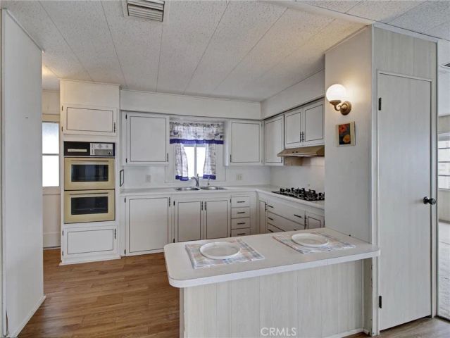 2550 Pacific Coast 117, Torrance, CA 90505