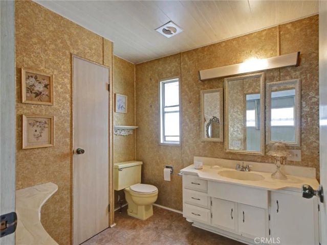 2550 Pacific Coast 117, Torrance, CA 90505