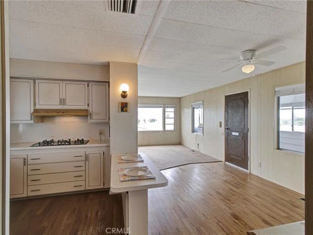2550 Pacific Coast 117, Torrance, CA 90505