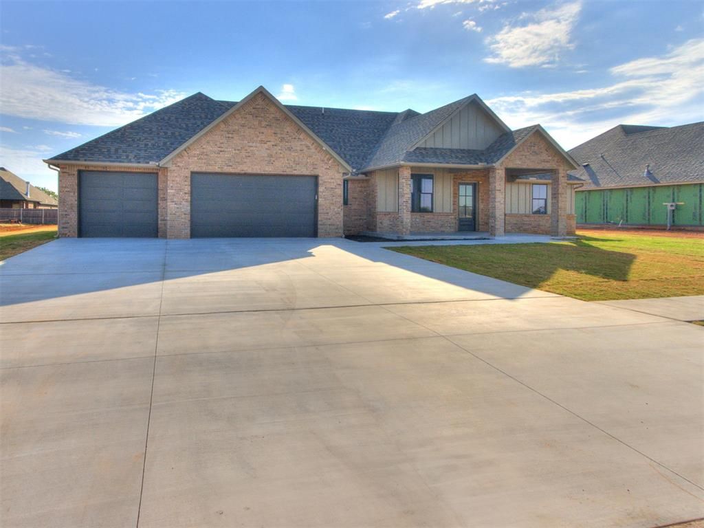 Image 2 of property listing at 1120 Jozie Way, Tuttle, OK 73089