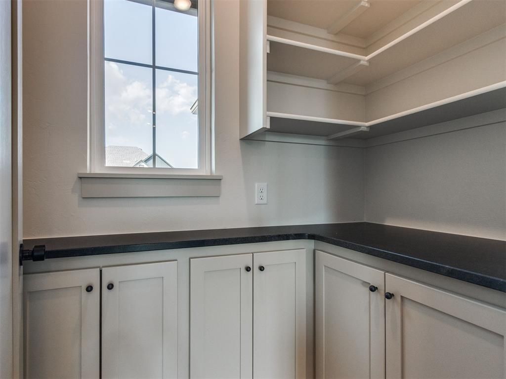 Image 16 of property listing at 1120 Jozie Way, Tuttle, OK 73089