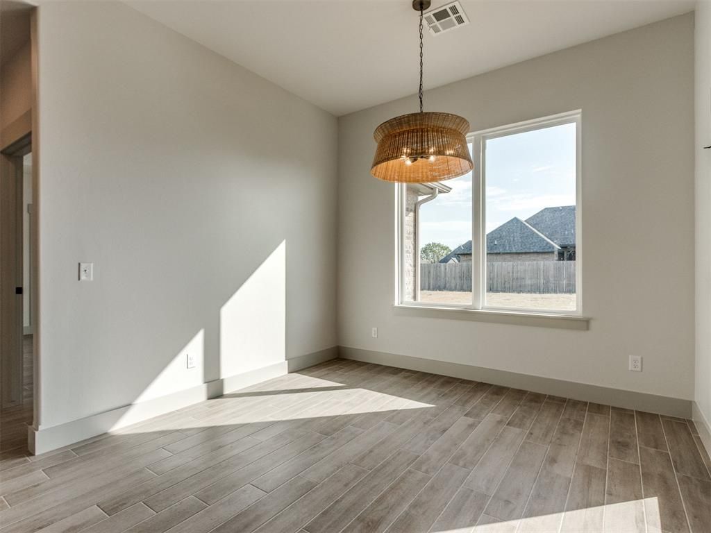 Image 18 of property listing at 1120 Jozie Way, Tuttle, OK 73089