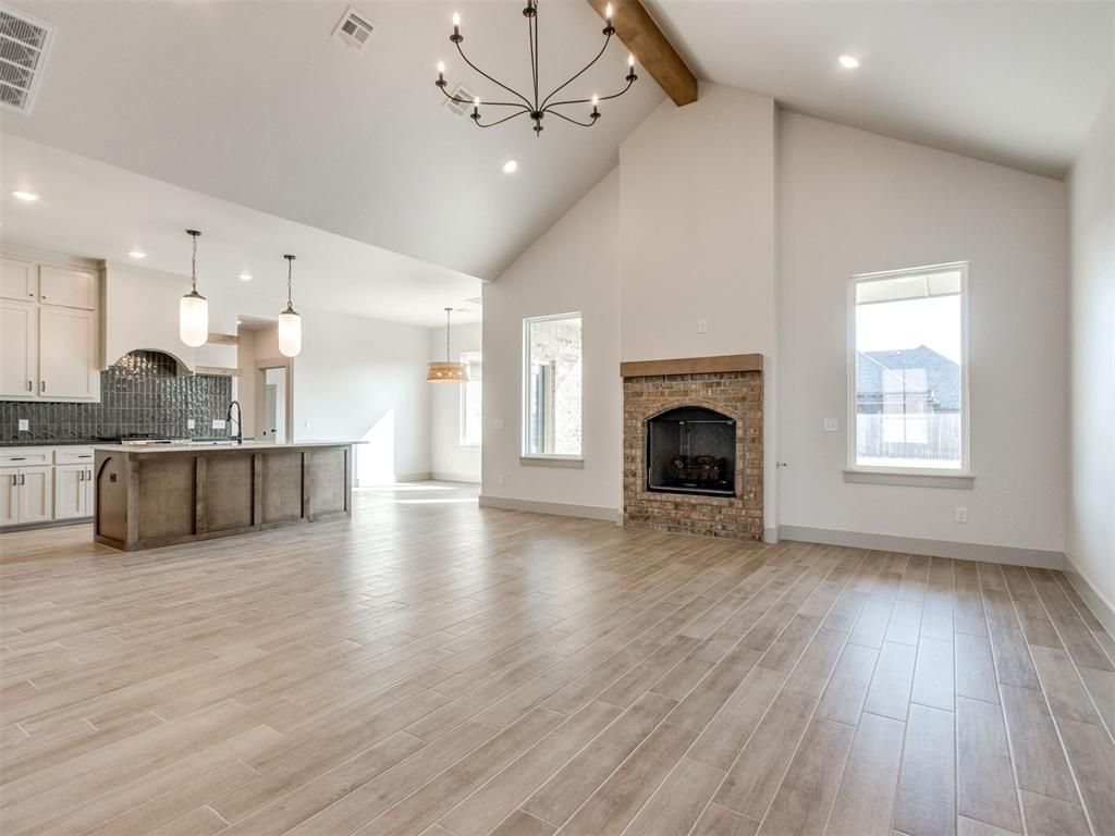 Image 3 of property listing at 1120 Jozie Way, Tuttle, OK 73089