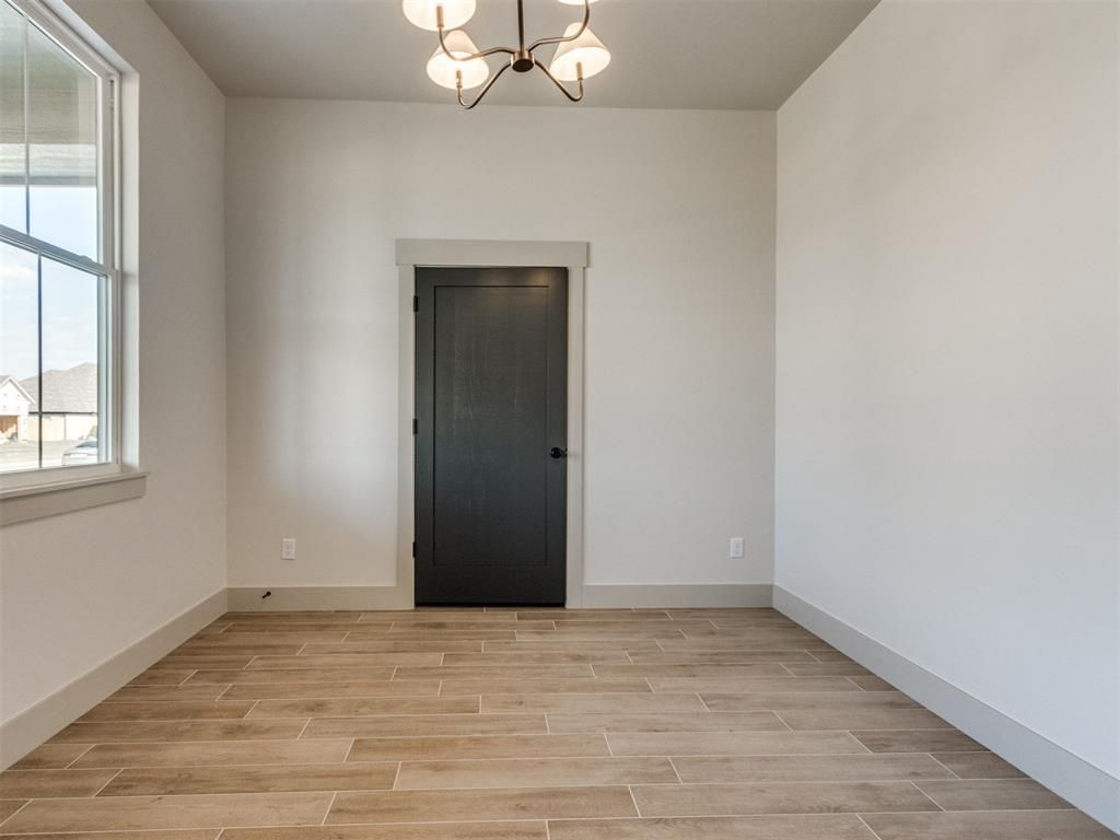 Image 21 of property listing at 1120 Jozie Way, Tuttle, OK 73089