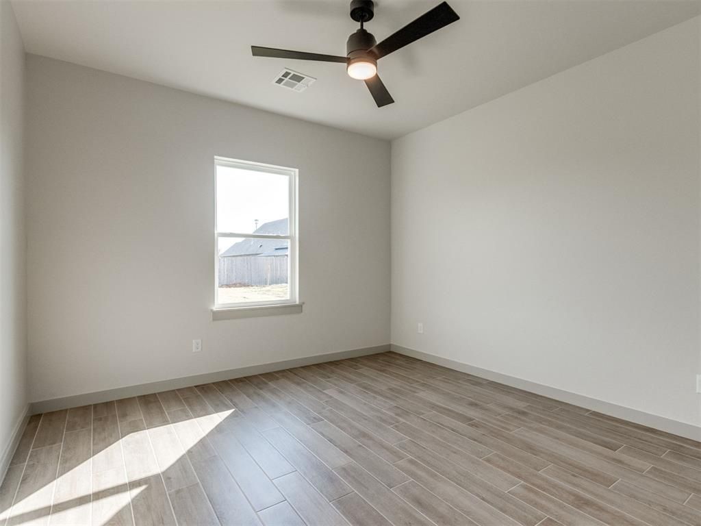 Image 27 of property listing at 1120 Jozie Way, Tuttle, OK 73089