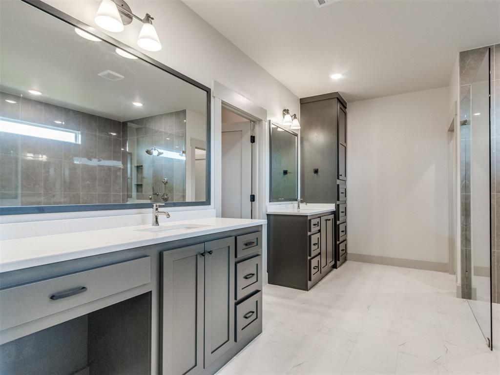 Image 32 of property listing at 1120 Jozie Way, Tuttle, OK 73089