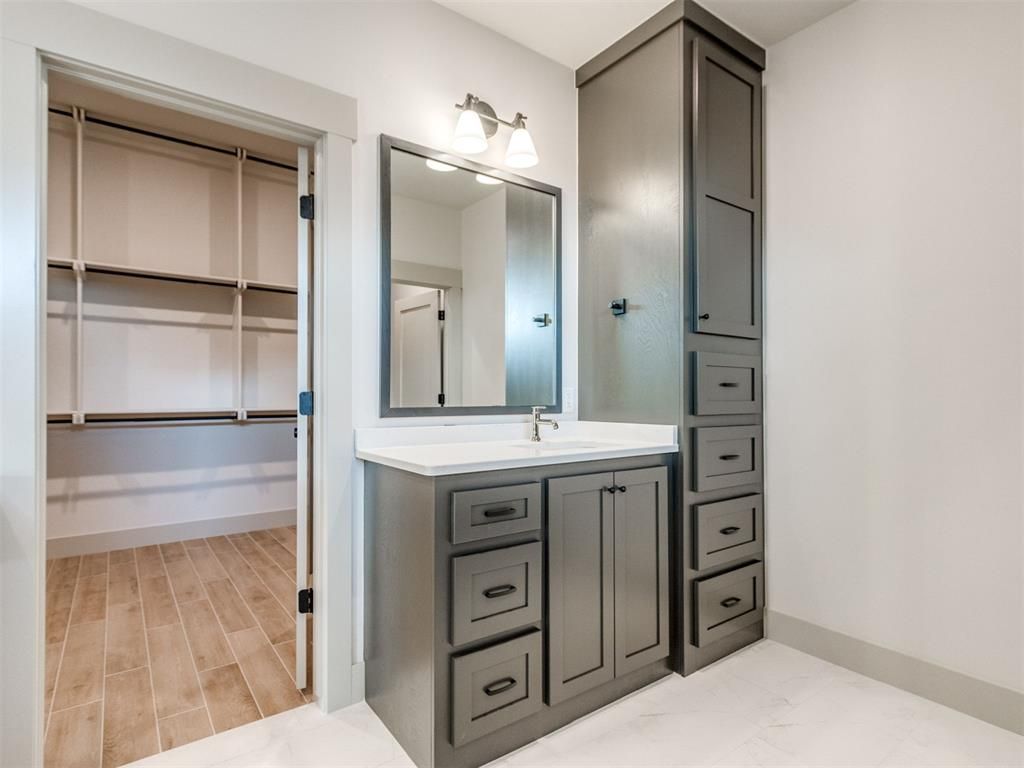 Image 33 of property listing at 1120 Jozie Way, Tuttle, OK 73089
