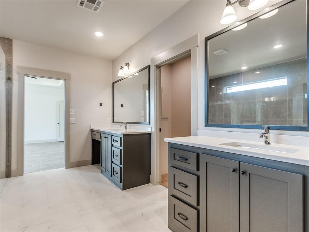Image 35 of property listing at 1120 Jozie Way, Tuttle, OK 73089