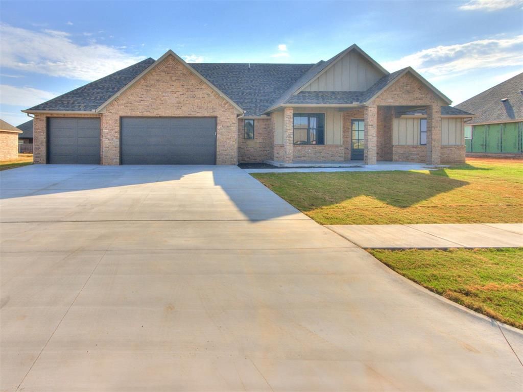 Image 5 of property listing at 1120 Jozie Way, Tuttle, OK 73089