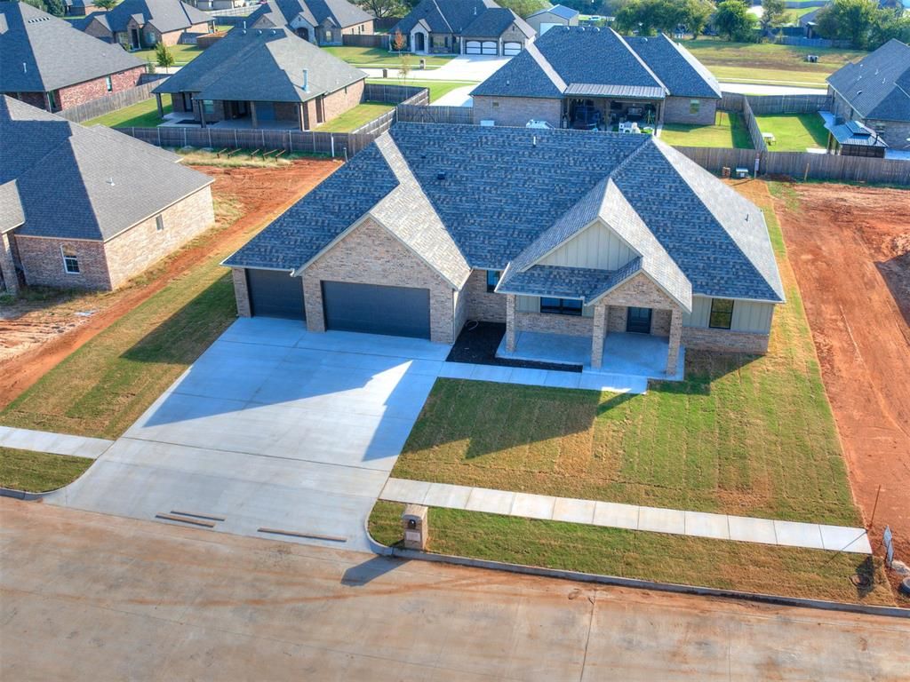 Image 48 of property listing at 1120 Jozie Way, Tuttle, OK 73089