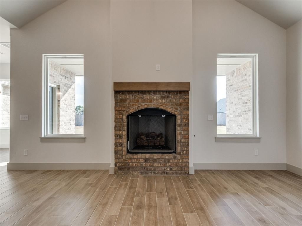 Image 7 of property listing at 1120 Jozie Way, Tuttle, OK 73089