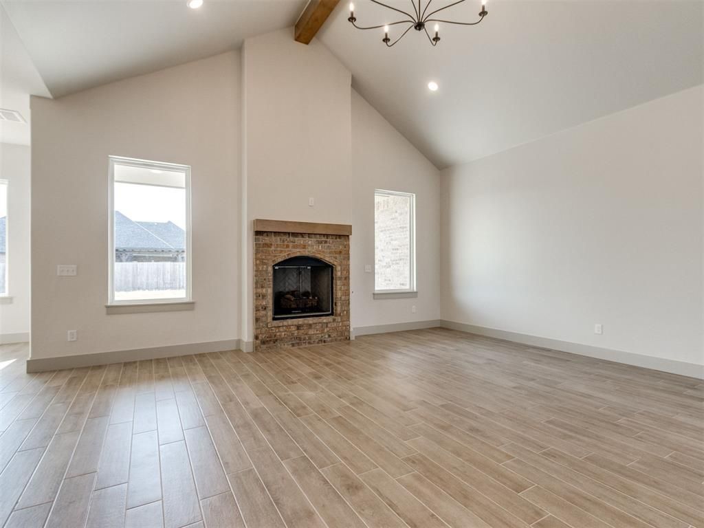 Image 8 of property listing at 1120 Jozie Way, Tuttle, OK 73089