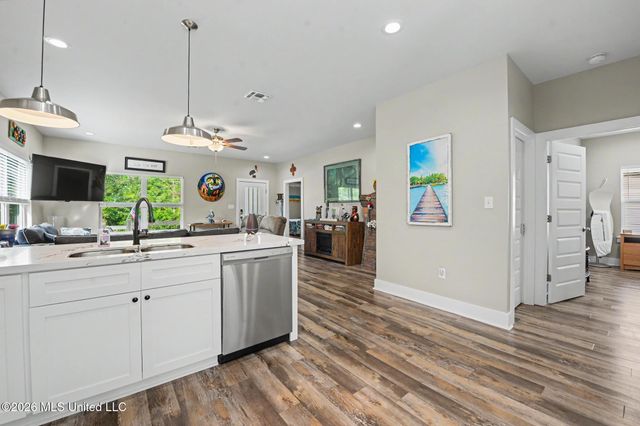 5114 Oak Street, Bay Saint Louis, MS 39520