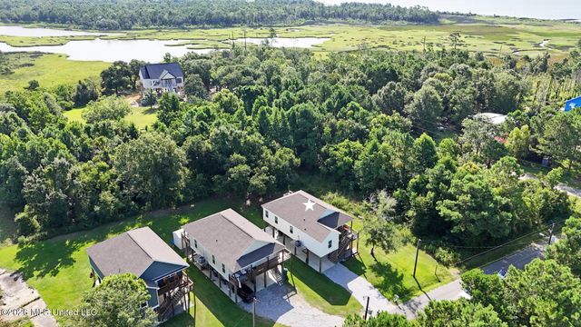 5114 Oak Street, Bay Saint Louis, MS 39520