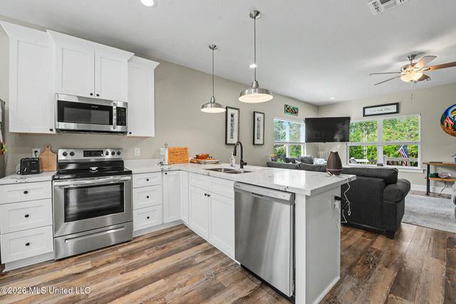 5114 Oak Street, Bay Saint Louis, MS 39520