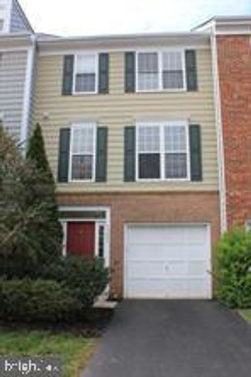 43005 BEACHALL ST, Chantilly, VA 20152